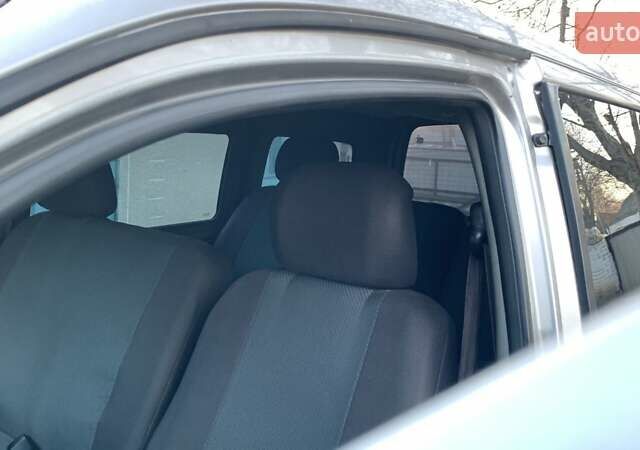 Серый Хендай H-1, объемом двигателя 2.48 л и пробегом 317 тыс. км за 5200 $, фото 11 на Automoto.ua