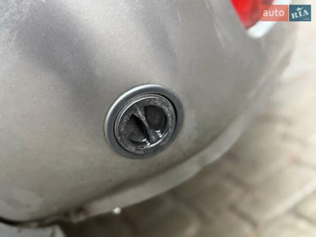 Сірий Хендай H-1, об'ємом двигуна 2.35 л та пробігом 175 тис. км за 4999 $, фото 62 на Automoto.ua