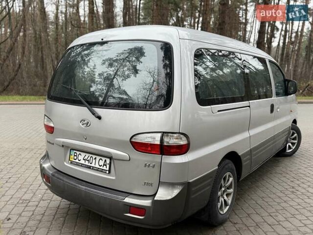 Сірий Хендай H-1, об'ємом двигуна 2.35 л та пробігом 175 тис. км за 4999 $, фото 34 на Automoto.ua