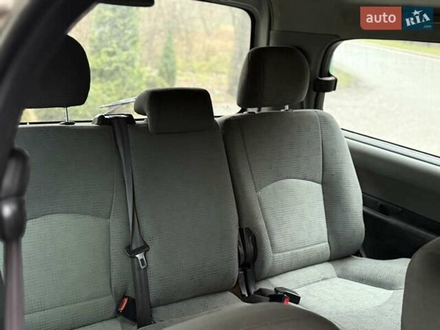 Сірий Хендай H-1, об'ємом двигуна 2.35 л та пробігом 175 тис. км за 4999 $, фото 58 на Automoto.ua