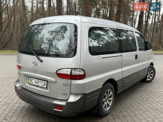 Сірий Хендай H-1, об'ємом двигуна 2.35 л та пробігом 175 тис. км за 4999 $, фото 33 на Automoto.ua