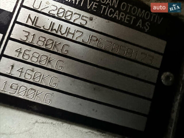 Серый Хендай H-1, объемом двигателя 2.5 л и пробегом 192 тыс. км за 5350 $, фото 13 на Automoto.ua