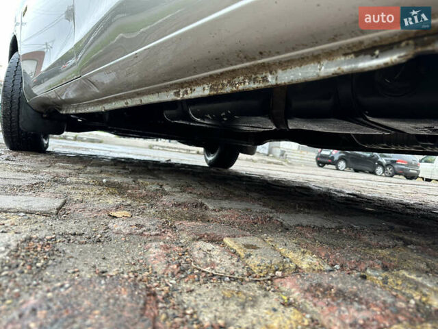 Серый Хендай H-1, объемом двигателя 2.5 л и пробегом 192 тыс. км за 5350 $, фото 14 на Automoto.ua