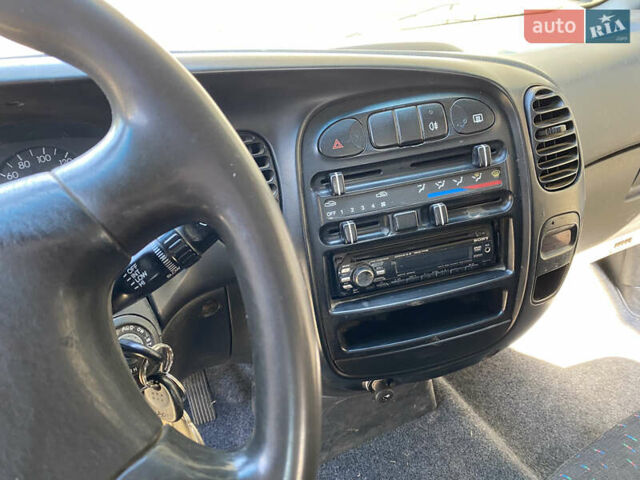 Серый Хендай H-1, объемом двигателя 2.48 л и пробегом 300 тыс. км за 3300 $, фото 11 на Automoto.ua