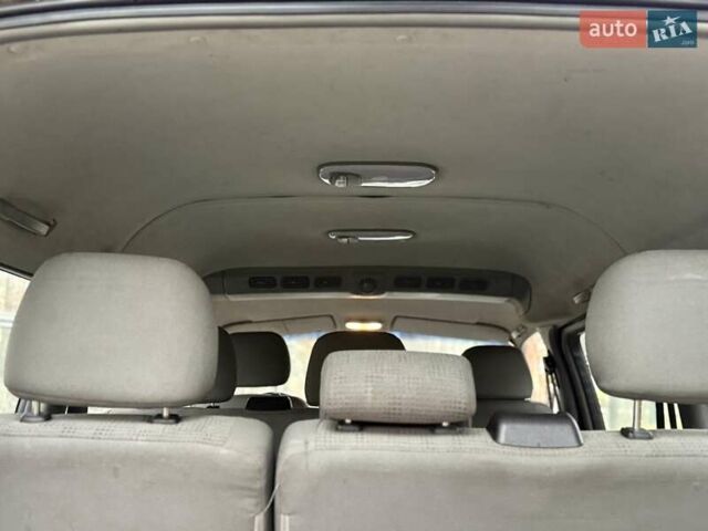 Сірий Хендай H-1, об'ємом двигуна 2.35 л та пробігом 175 тис. км за 4999 $, фото 61 на Automoto.ua