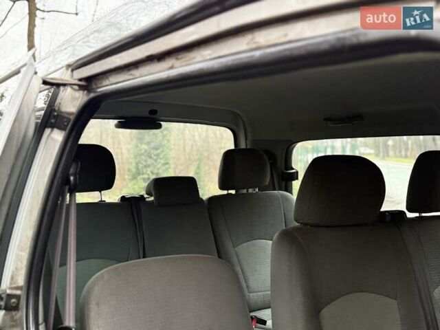 Сірий Хендай H-1, об'ємом двигуна 2.35 л та пробігом 175 тис. км за 4999 $, фото 57 на Automoto.ua