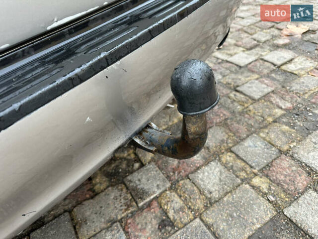 Серый Хендай H-1, объемом двигателя 2.5 л и пробегом 192 тыс. км за 5350 $, фото 16 на Automoto.ua