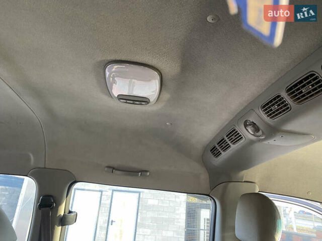 Серый Хендай H-1, объемом двигателя 2.48 л и пробегом 311 тыс. км за 5799 $, фото 29 на Automoto.ua