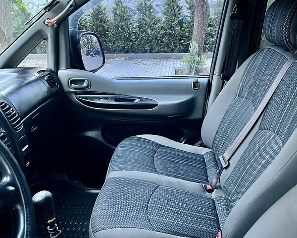 Серый Хендай H-1, объемом двигателя 2.35 л и пробегом 313 тыс. км за 8000 $, фото 14 на Automoto.ua