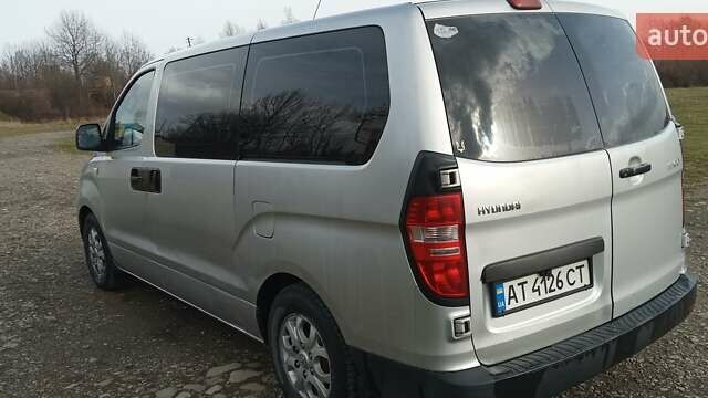 Серый Хендай H-1, объемом двигателя 2.5 л и пробегом 311 тыс. км за 8700 $, фото 22 на Automoto.ua