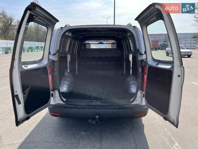 Серый Хендай H-1, объемом двигателя 2.5 л и пробегом 270 тыс. км за 6800 $, фото 12 на Automoto.ua