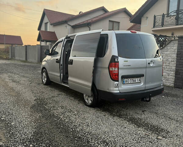 Сірий Хендай H-1, об'ємом двигуна 2.5 л та пробігом 2 тис. км за 6700 $, фото 7 на Automoto.ua