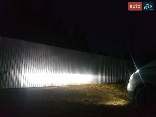Серый Хендай H-1, объемом двигателя 0 л и пробегом 245 тыс. км за 8700 $, фото 9 на Automoto.ua