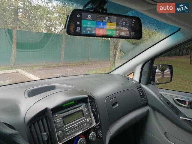 Сірий Хендай H-1, об'ємом двигуна 2.5 л та пробігом 334 тис. км за 11500 $, фото 6 на Automoto.ua