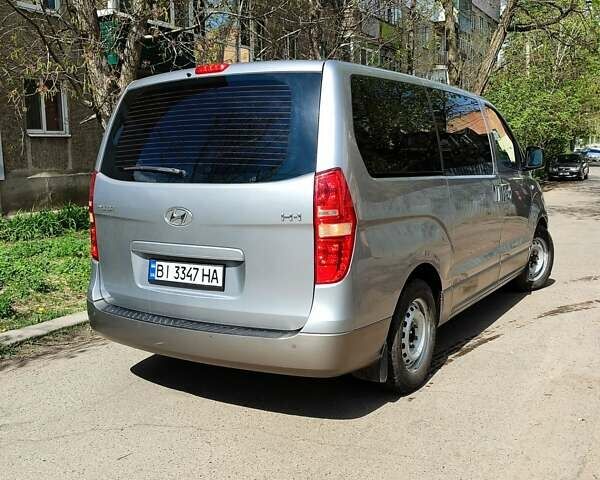 Хендай H-1 2011 в Полтаве на Automoto.ua Серый Хендай H-1, объемом двигателя 2.5 л и пробегом 213 тыс. км за 11900 $, фото 4 на Automoto.ua
