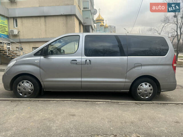 Хендай H-1 2011 в Золочев на Automoto.ua Серый Хендай H-1, объемом двигателя 2.5 л и пробегом 275 тыс. км за 14000 $, фото 3 на Automoto.ua