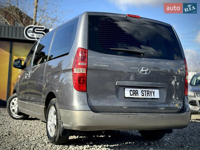 Сірий Хендай H-1, об'ємом двигуна 2.5 л та пробігом 182 тис. км за 13500 $, фото 18 на Automoto.ua