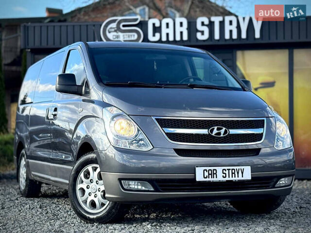 Серый Хендай H-1, объемом двигателя 2.5 л и пробегом 182 тыс. км за 12999 $, фото 11 на Automoto.ua