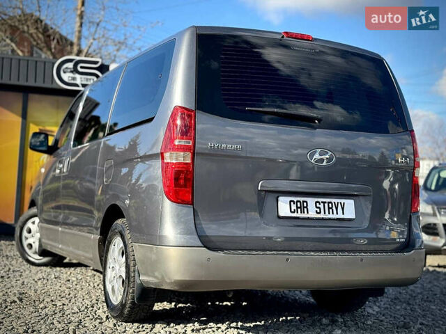 Серый Хендай H-1, объемом двигателя 2.5 л и пробегом 182 тыс. км за 12999 $, фото 16 на Automoto.ua