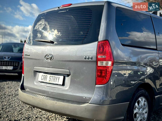 Серый Хендай H-1, объемом двигателя 2.5 л и пробегом 182 тыс. км за 12999 $, фото 27 на Automoto.ua