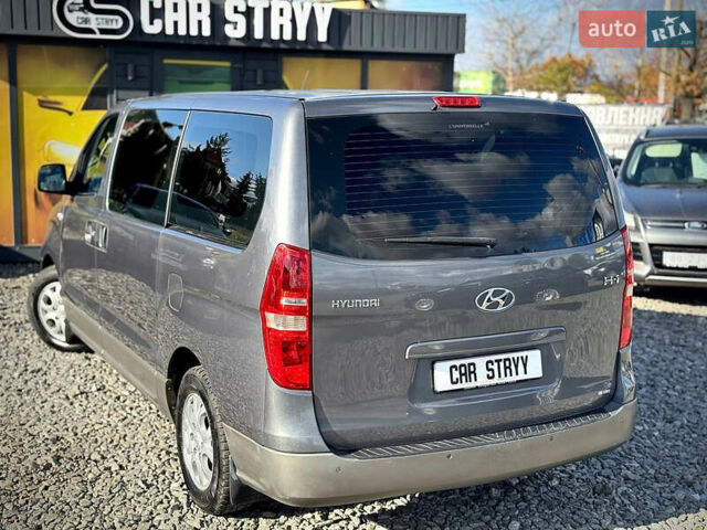 Серый Хендай H-1, объемом двигателя 2.5 л и пробегом 182 тыс. км за 12999 $, фото 17 на Automoto.ua