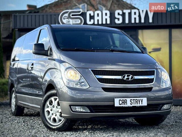 Сірий Хендай H-1, об'ємом двигуна 2.5 л та пробігом 182 тис. км за 13500 $, фото 11 на Automoto.ua