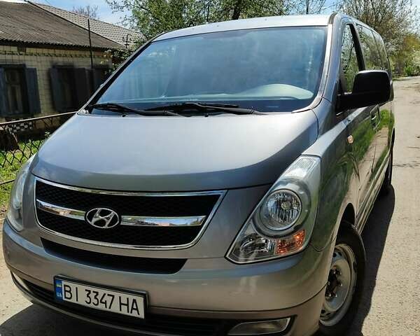 Хендай H-1 2011 в Полтаве на Automoto.ua Серый Хендай H-1, объемом двигателя 2.5 л и пробегом 213 тыс. км за 11900 $, фото 2 на Automoto.ua