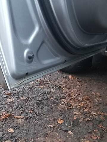 Серый Хендай H-1, объемом двигателя 2.5 л и пробегом 216 тыс. км за 12700 $, фото 11 на Automoto.ua