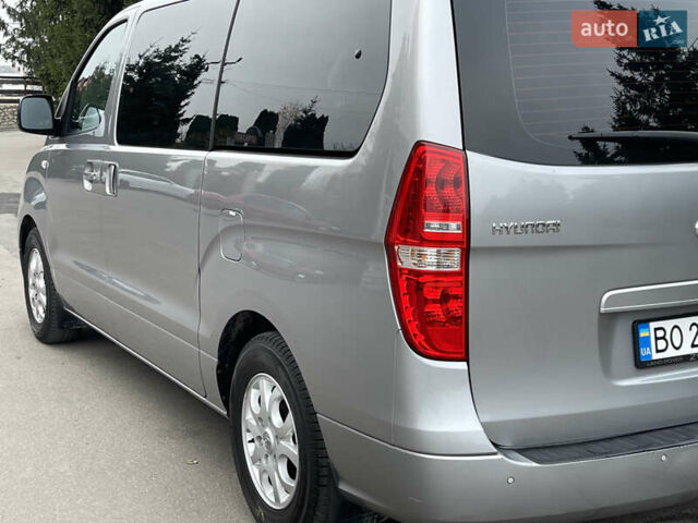 Серый Хендай H-1, объемом двигателя 2.5 л и пробегом 168 тыс. км за 17300 $, фото 14 на Automoto.ua