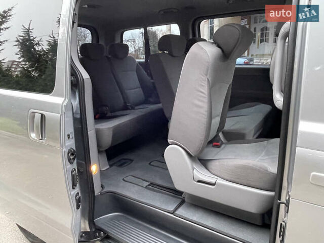 Серый Хендай H-1, объемом двигателя 2.5 л и пробегом 168 тыс. км за 17300 $, фото 38 на Automoto.ua