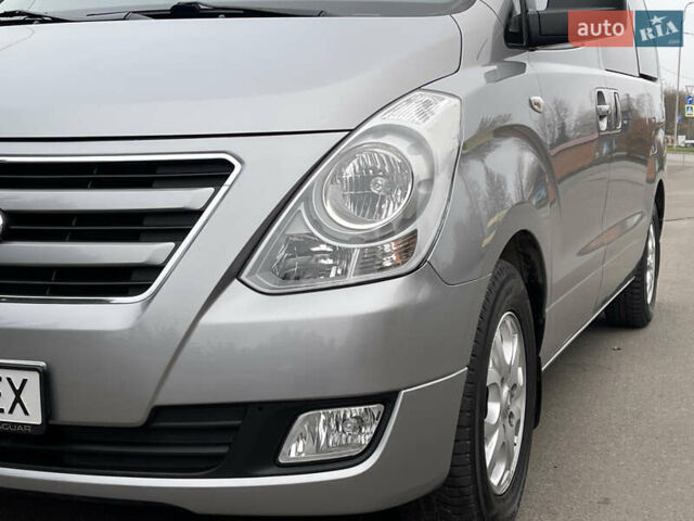 Серый Хендай H-1, объемом двигателя 2.5 л и пробегом 168 тыс. км за 17300 $, фото 8 на Automoto.ua