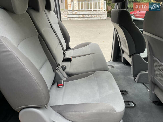 Серый Хендай H-1, объемом двигателя 2.5 л и пробегом 168 тыс. км за 17300 $, фото 37 на Automoto.ua