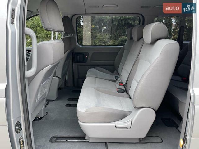 Серый Хендай H-1, объемом двигателя 2.5 л и пробегом 168 тыс. км за 17300 $, фото 27 на Automoto.ua