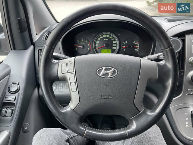 Серый Хендай H-1, объемом двигателя 2.5 л и пробегом 168 тыс. км за 17300 $, фото 42 на Automoto.ua