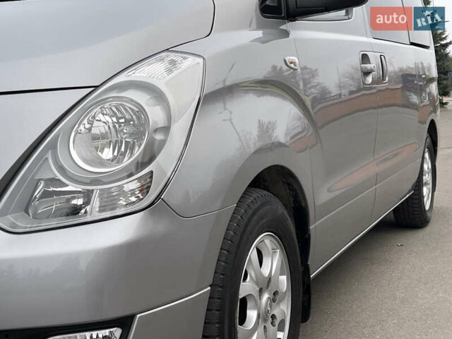 Серый Хендай H-1, объемом двигателя 2.5 л и пробегом 168 тыс. км за 17300 $, фото 10 на Automoto.ua