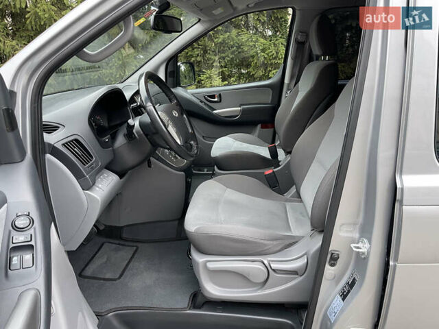 Серый Хендай H-1, объемом двигателя 2.5 л и пробегом 168 тыс. км за 17300 $, фото 23 на Automoto.ua