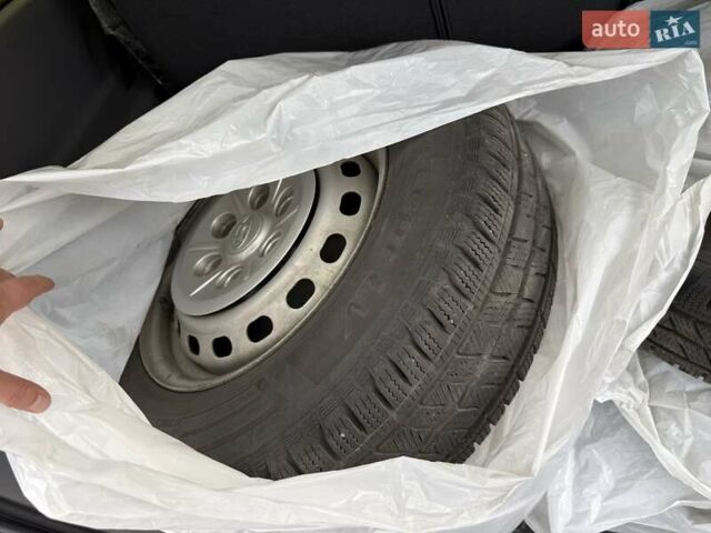 Сірий Хендай H-1, об'ємом двигуна 2.5 л та пробігом 60 тис. км за 23500 $, фото 23 на Automoto.ua