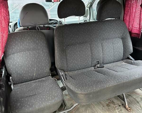 Синій Хендай H-1, об'ємом двигуна 2.35 л та пробігом 386 тис. км за 2500 $, фото 11 на Automoto.ua