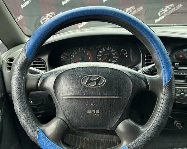 Синій Хендай H-1, об'ємом двигуна 2.35 л та пробігом 386 тис. км за 2500 $, фото 15 на Automoto.ua