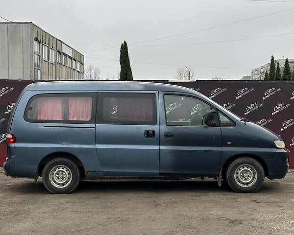 Синій Хендай H-1, об'ємом двигуна 2.35 л та пробігом 386 тис. км за 2500 $, фото 3 на Automoto.ua