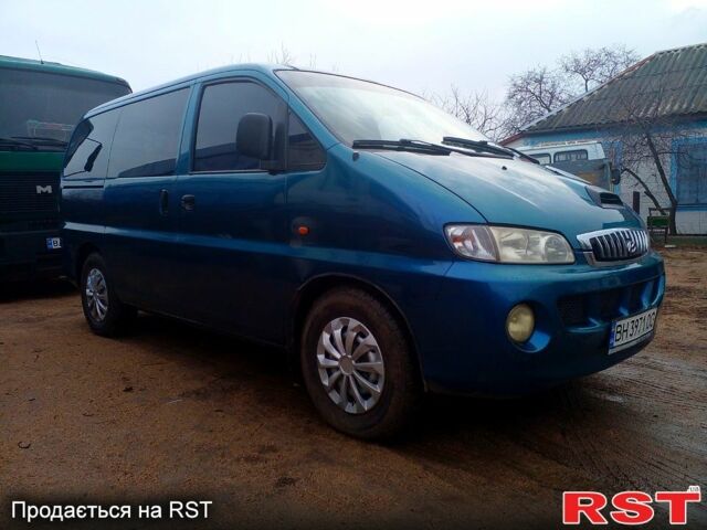 Синий Хендай H-1, объемом двигателя 2.5 л и пробегом 295 тыс. км за 5300 $, фото 2 на Automoto.ua