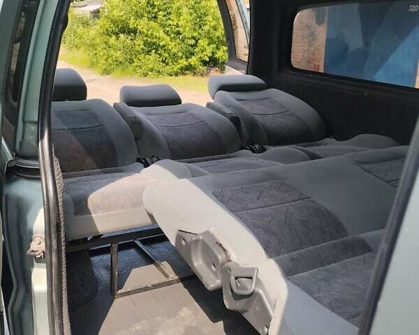 Зеленый Хендай H-1, объемом двигателя 2.48 л и пробегом 240 тыс. км за 5800 $, фото 6 на Automoto.ua