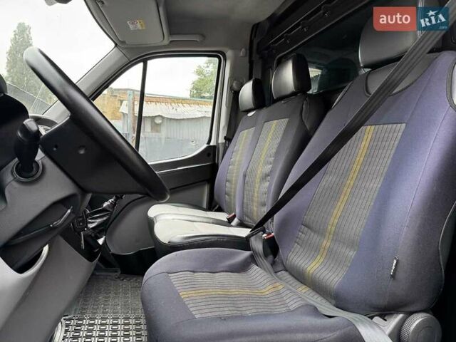 Хендай H350 2016 в Киеве на Automoto.ua Белый Хендай H350, объемом двигателя 2.5 л и пробегом 350 тыс. км за 11500 $, фото 9 на Automoto.ua