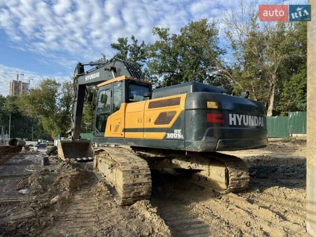 Хендай HX, объемом двигателя 8.3 л и пробегом 0 тыс. км за 168000 $, фото 2 на Automoto.ua