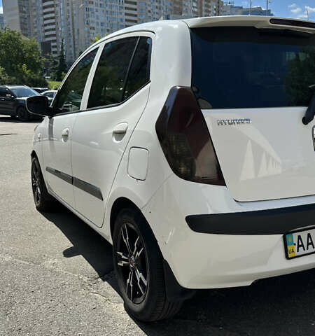 Белый Хендай и10, объемом двигателя 1.2 л и пробегом 140 тыс. км за 6200 $, фото 7 на Automoto.ua