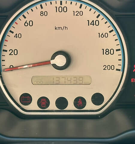 Белый Хендай и10, объемом двигателя 1.2 л и пробегом 140 тыс. км за 6200 $, фото 9 на Automoto.ua