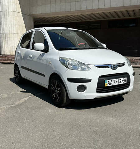 Белый Хендай и10, объемом двигателя 1.2 л и пробегом 140 тыс. км за 6200 $, фото 2 на Automoto.ua