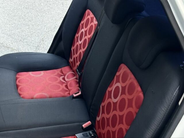 Білий Хендай і10, об'ємом двигуна 1.2 л та пробігом 96 тис. км за 6600 $, фото 20 на Automoto.ua