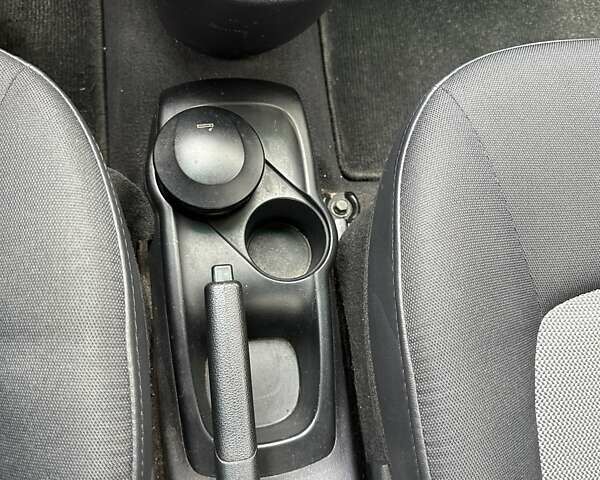 Білий Хендай і10, об'ємом двигуна 1.09 л та пробігом 89 тис. км за 4300 $, фото 40 на Automoto.ua