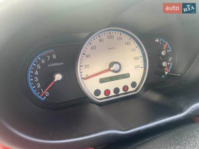 Белый Хендай и10, объемом двигателя 1.25 л и пробегом 163 тыс. км за 6200 $, фото 10 на Automoto.ua